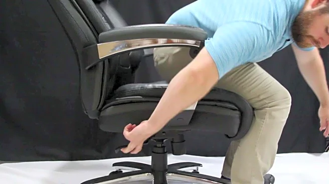 Swiveling your desk chair isn't just a boring work
