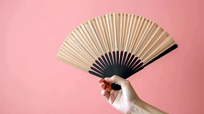 This is how you can create hand fans