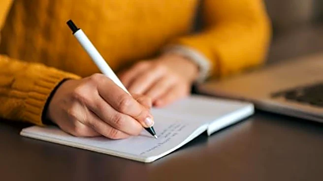 How writing notes can strengthen relationships