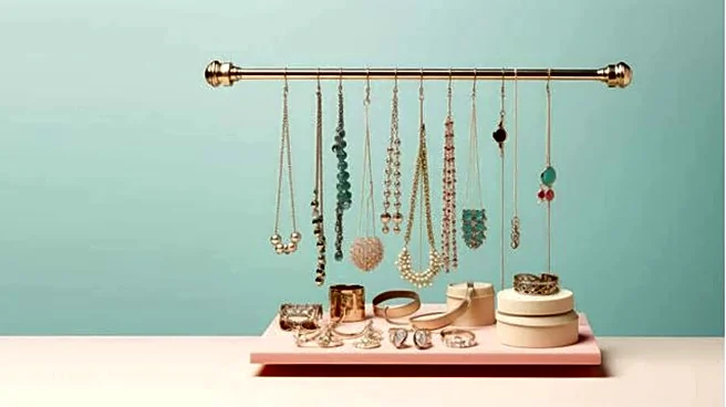 This is how you can create stylish jewelry racks