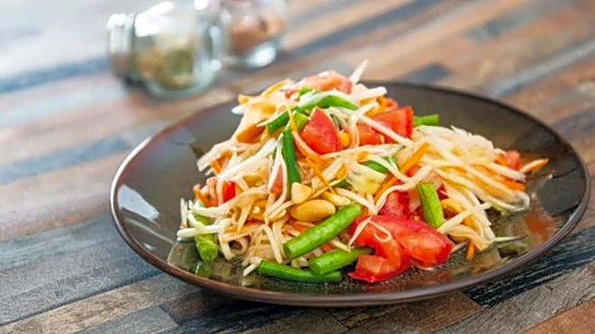 Quick and healthy: Raw papaya salad