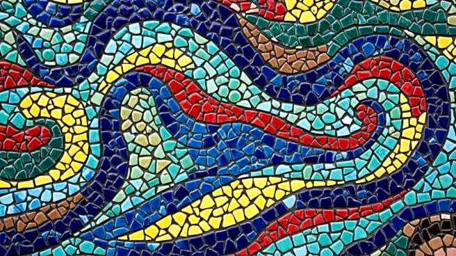 How to decorate your home with shell mosaics