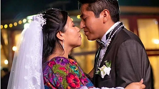 These Guatemalan wedding traditions are so unique!