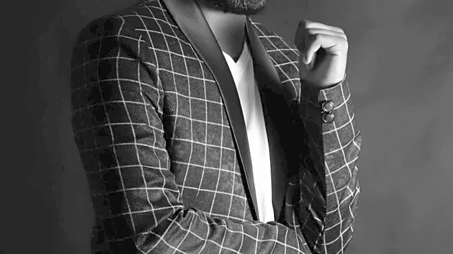 5 chic ways to wear tartan blazers