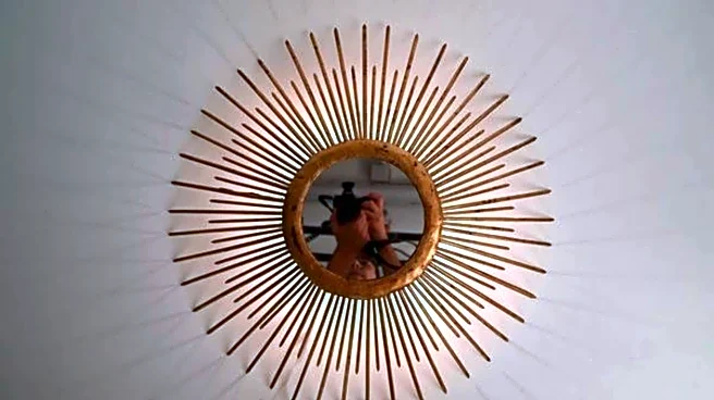 Create stunning sunburst mirrors, we tell you how