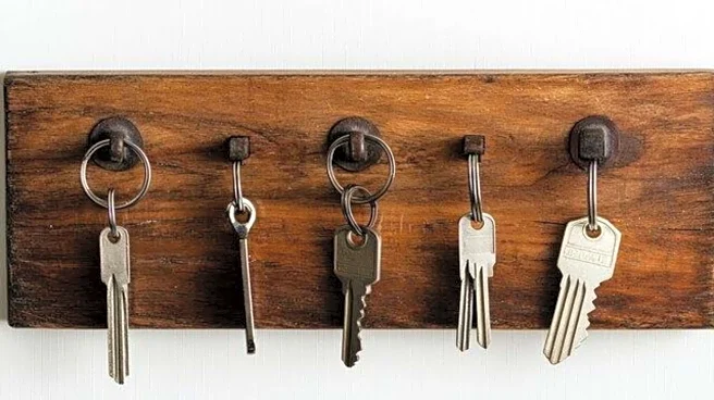 How to create wooden key holders