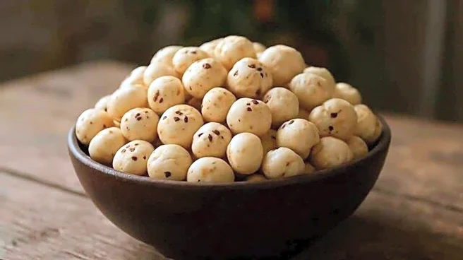 Here's why nutritionists swear by roasted lotus seeds-cranberries combo