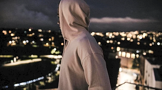 How to style a cropped hoodie this winter