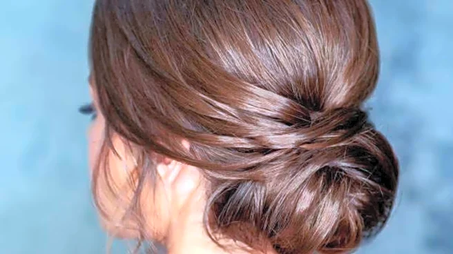 Twisted half-updo: A chic hairstyle for any occasion