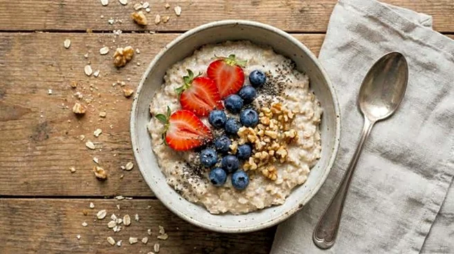 Oatmeal with berries: A heart-healthy breakfast