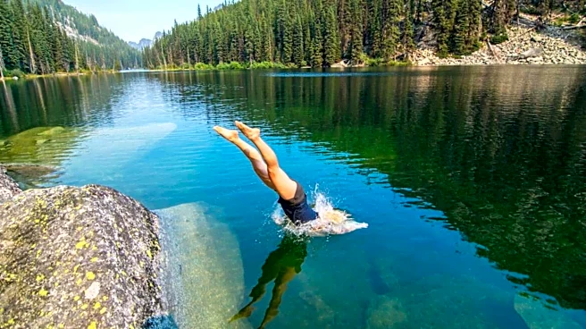 Swimming or hiking: Which one to choose?