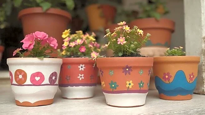 How to decorate your terracotta pots