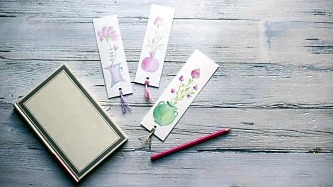 How to make colorful bookmarks at home