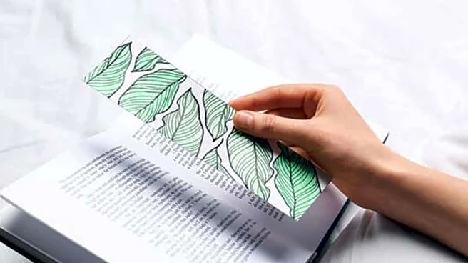 How to make stylish fabric bookmarks