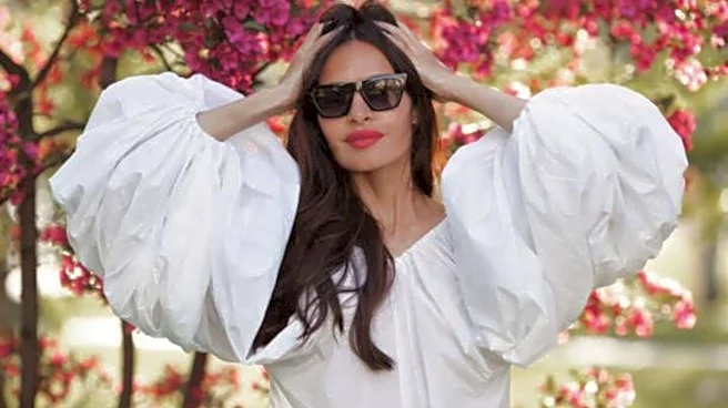 How to style puff-sleeve blouses this summer