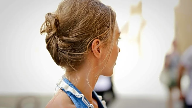 How to create a stylish hair bun easily