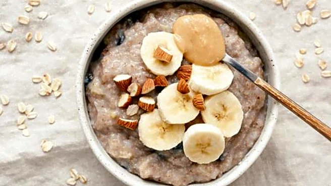 Quick and healthy: Oatmeal with nut butter