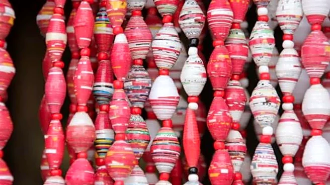 How to create paper bead art