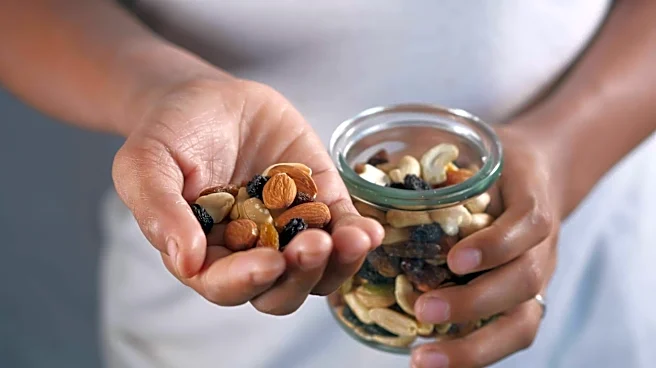 Mix almonds and raisins for these surprising benefits