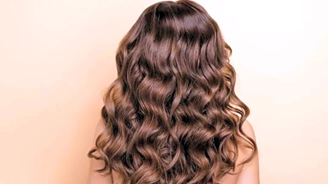 How to achieve soft waves on short hair