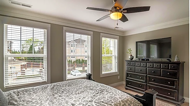 Keep your ceiling fan clean with these easy tricks