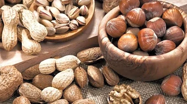 Peanuts v/s hazelnuts: Which one should you choose?