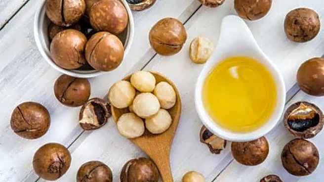 Macadamia oil: Your skin needs it