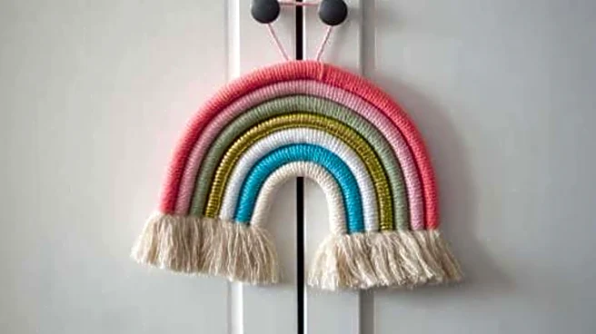 How to make macrame art with fabric scraps