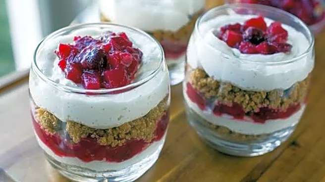 When breakfast feels boring, try this cranberry parfait