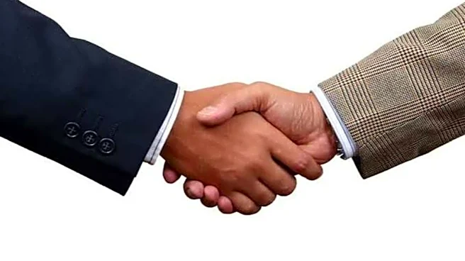 Handshake etiquette: 5 things people often get wrong