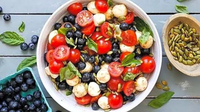 Thyme and blueberry salad: A fiber-rich bowl