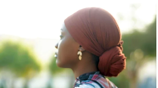 5 creative ways to style your hair with a scarf
