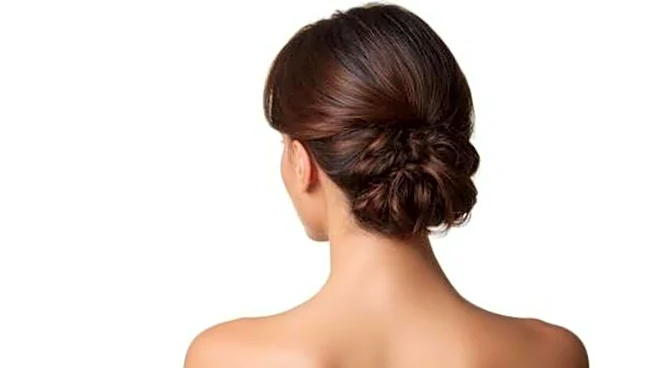 Long-haul flight? These hairstyles are easy to wear