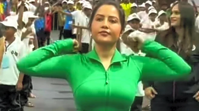 Amruta Fadnavis's green yoga day outfit draws flak