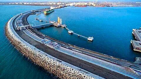 India considers rerouting oil and gas imports via Sohar Port