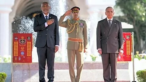 Pakistan and Maldives sign 20 MOUs during President Muizzu visit