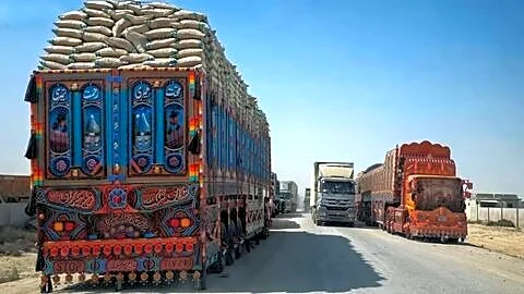 Iraq and Pakistan close key Iran crossings after US pressure