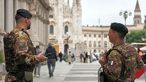 Italy sends 500 soldiers to Milan after clashes with looters