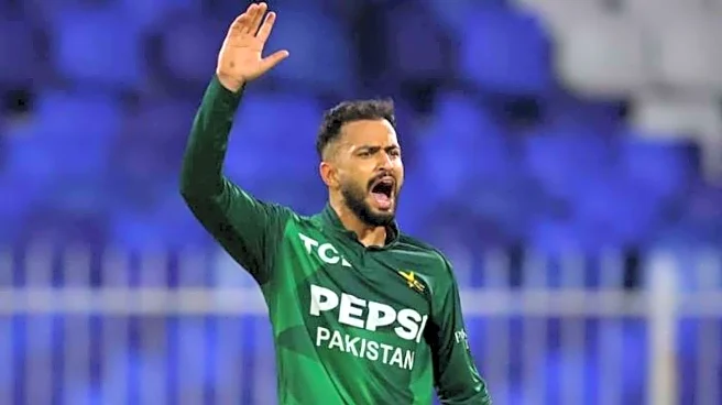 T20I Tri-series opener: Pakistan overcome batting collapse to beat Zimbabwe