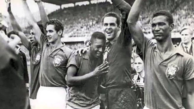 Pelé's iconic 1958 World Cup jersey could fetch $6M
