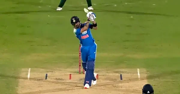 WATCH: Virat Kohli pulls off a no-look shot to Corbin Bosch; goes viral