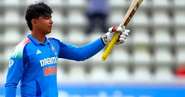 Watch : Vaibhav Suryavanshi smashes 63 balls century for India U19 against South Africa