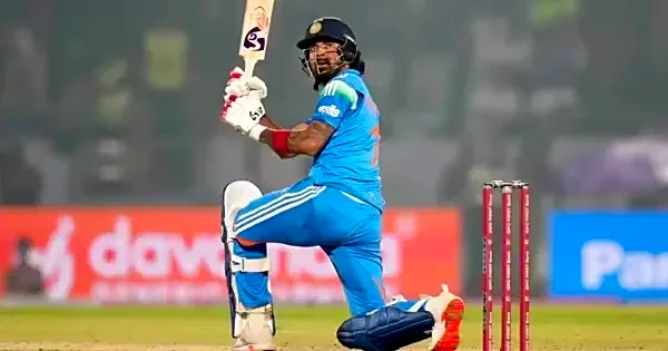 WATCH : KL Rahul looks stunned after getting dismissed to Lennox