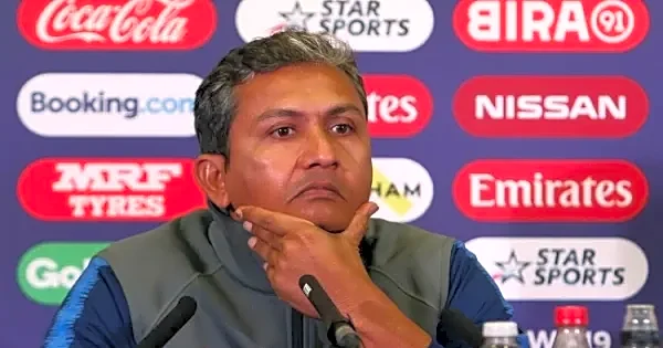 “I feel bumrah could be used right at the start to try and get early wickets against pakistan”: Sanjay Bangar