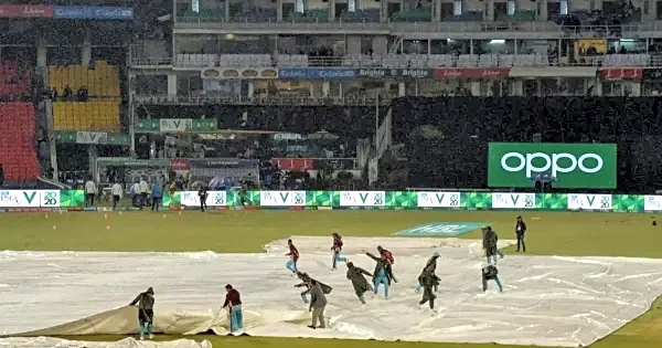Rain plays spoil sport at PSL 2026, Funny post-match moment featuring Carlos Brathwaite and Azam Khan goes viral