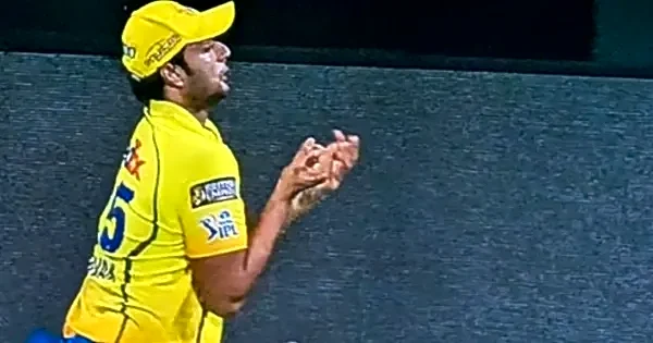 Netizens slam Shivam Dube for dropping Virat Kohli’s catch in RCB vs CSK