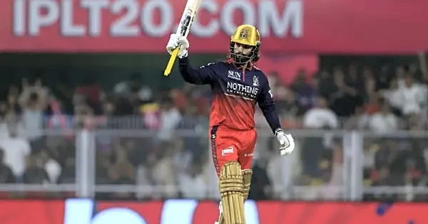 Twitter Reaction: RCB with a comeback from 94/6 to 201/8 against RR