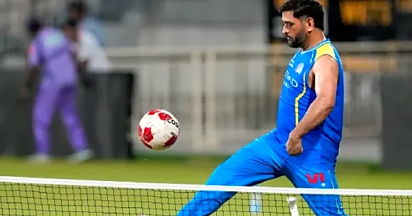 MS Dhoni arrives in Hyderabad amidst rumors of his IPL 2026 debut delay