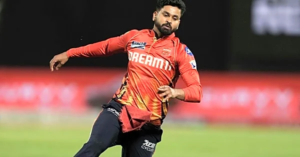 Shreyas Iyer unleashes inner Superman to take acrobatic catch of Hardik Pandya, Rohit Sharma and Suryakumar Yadav’s reactions go viral