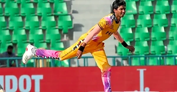 Ali Raza bowls out David Warner while bowling fiery 145.1 KMPH ball